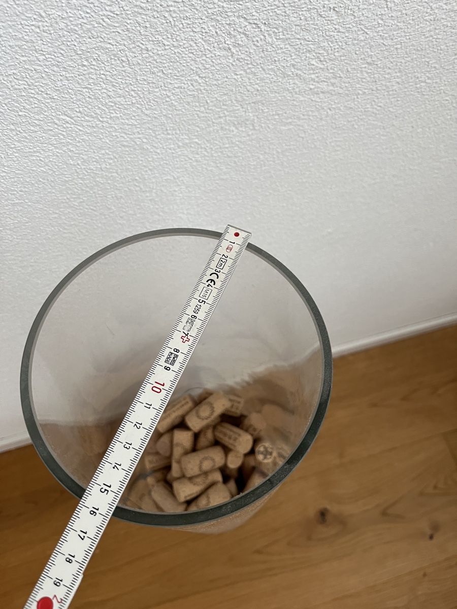 Vino: Glasvase mit Weinkorken – Usato da Kägiswil venduto da Sachsler 2