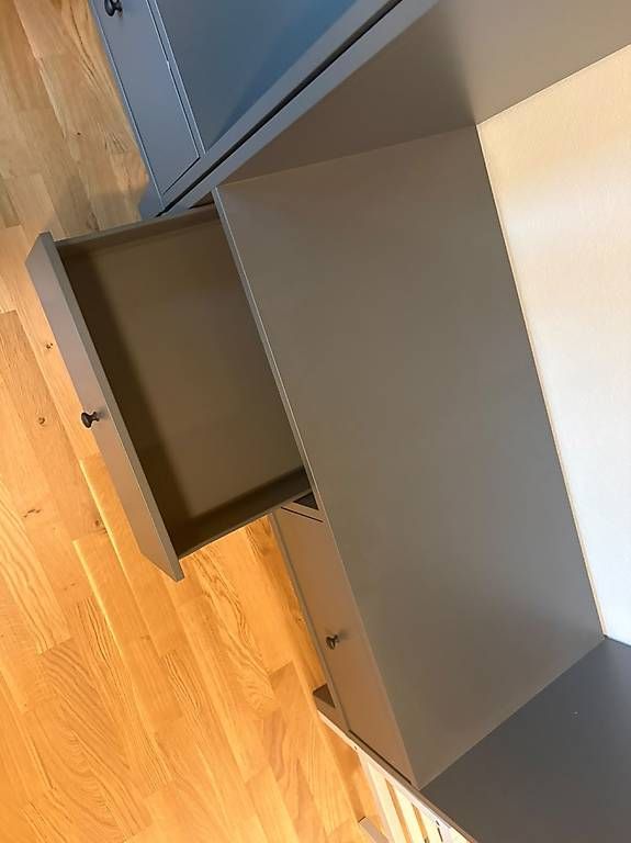 Armoires: Kleiderschrank  – D'occasion à Ostermundigen par dom_q2z7 3