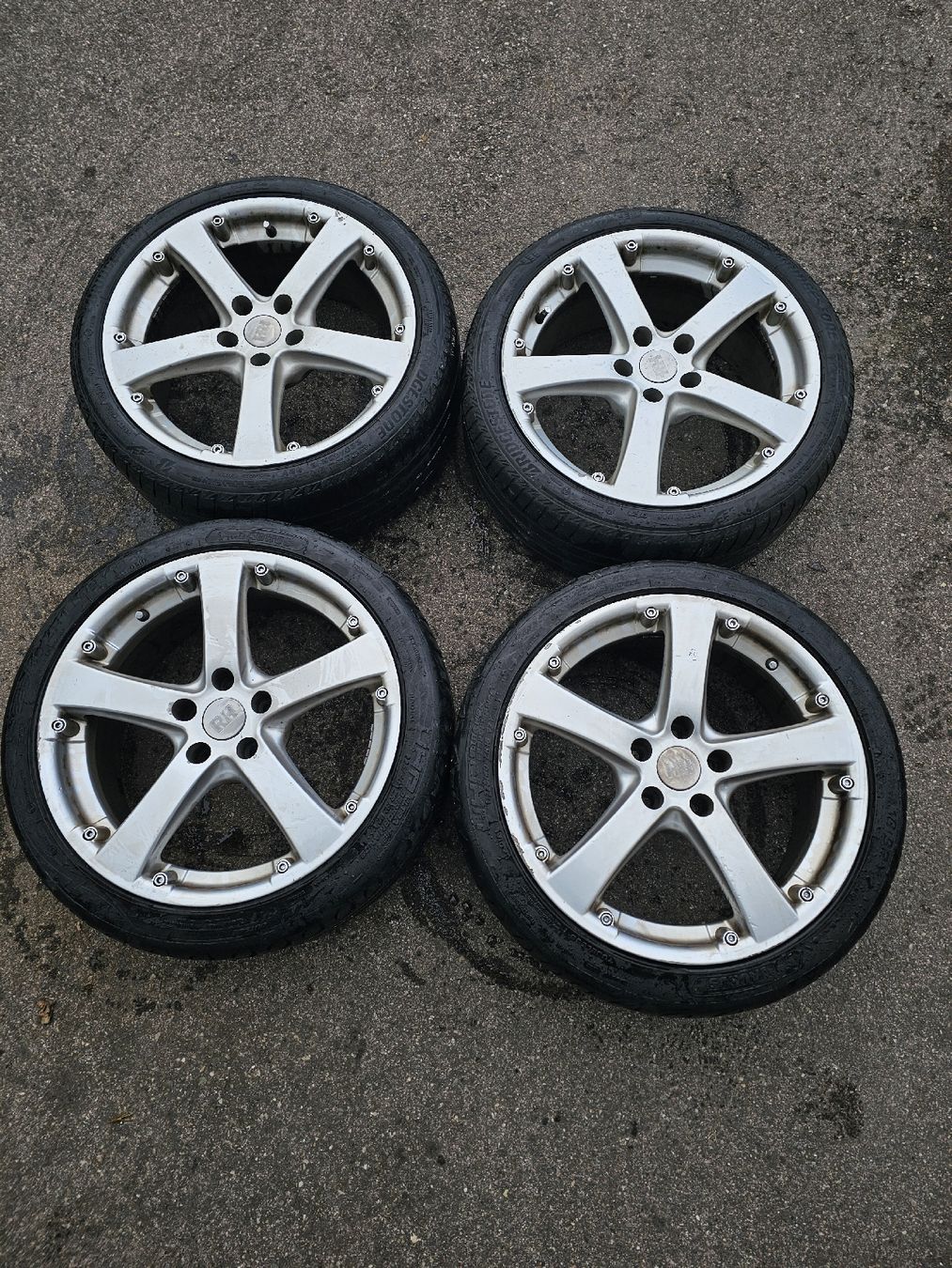 Pneus & Kompletträder: Roues été RH – Gebraucht aus Loveresse von sk1ller