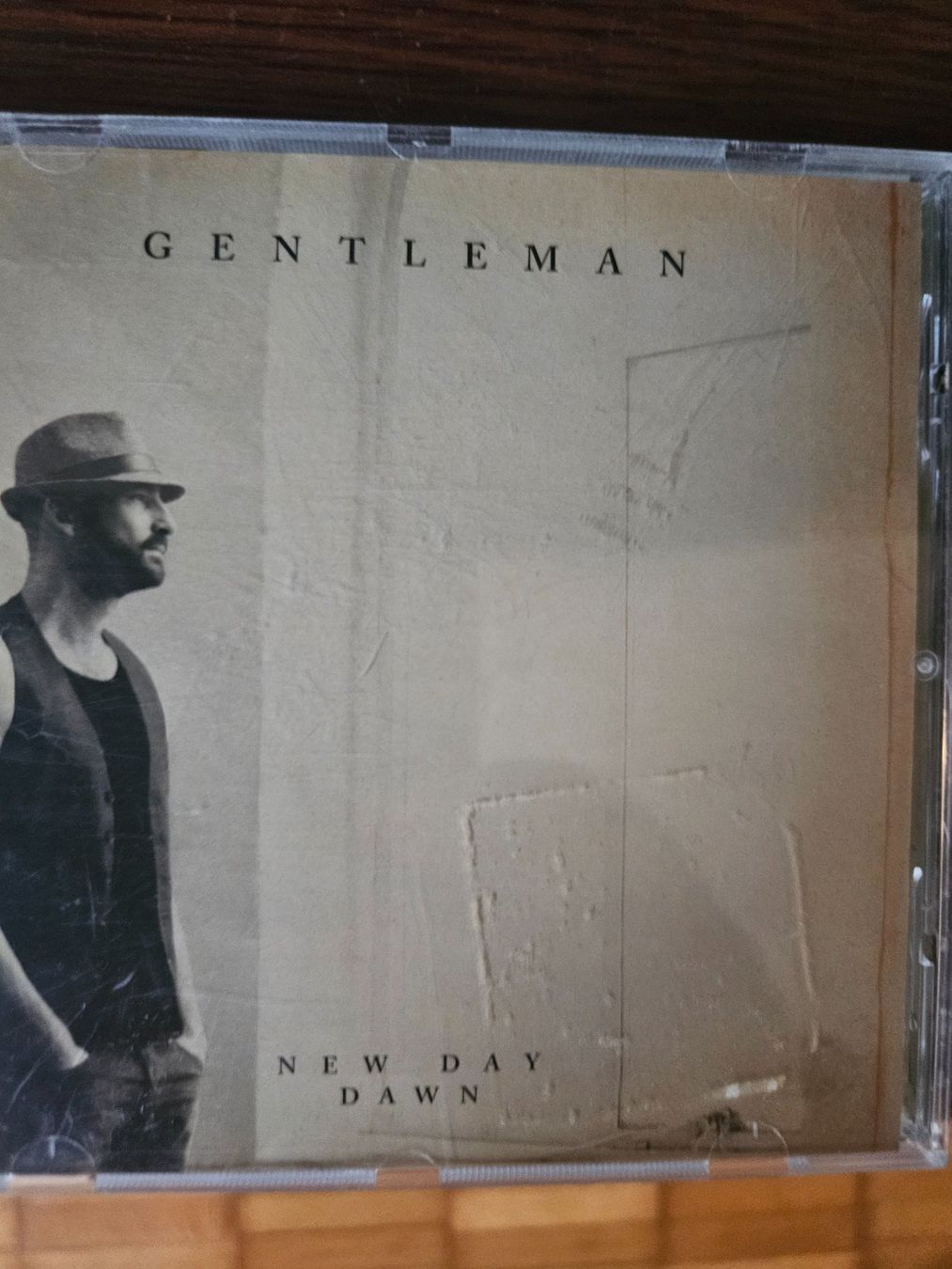 CDs: CD Gentleman New Day Dawn – D'occasion à Zürich par lorenzo167