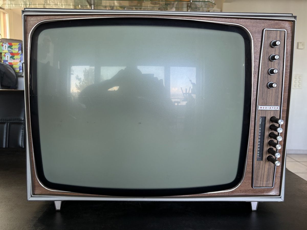 Fernseher: Téléviseur Vintage Mediator – Gebraucht aus Vallamand von Bricbracbroc82 1