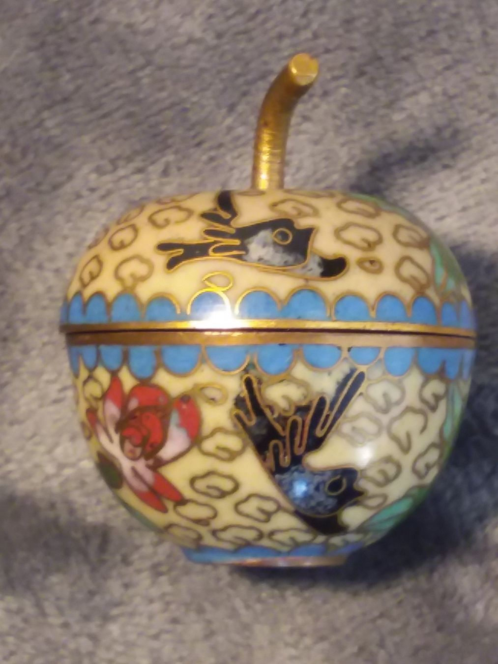 Skulpturen & Statuen: Cloisonné Apfel, alt, China – Gebraucht aus Zürich von SciTec 6