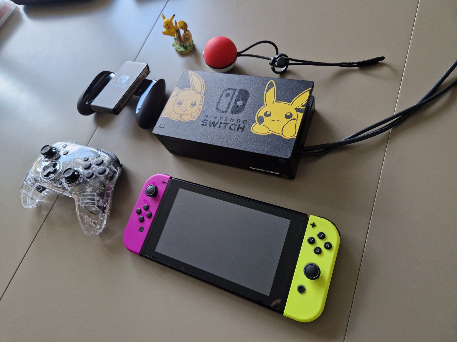 Nintendo Console: Nintendo Switch Pokemon Deluxe Edition – Usato da Langenthal venduto da Puli76 1