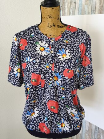 Damen Bluse dunkelblau mit Blumenmuster guter Zustand