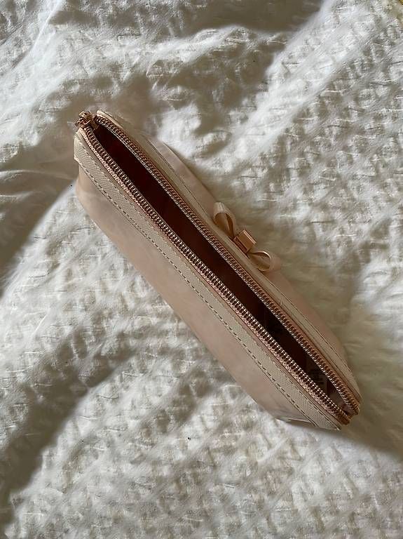 Custodie per cosmetici: Necessaire Ted Baker – Usato da Zürich venduto da Pinkpanther03 2