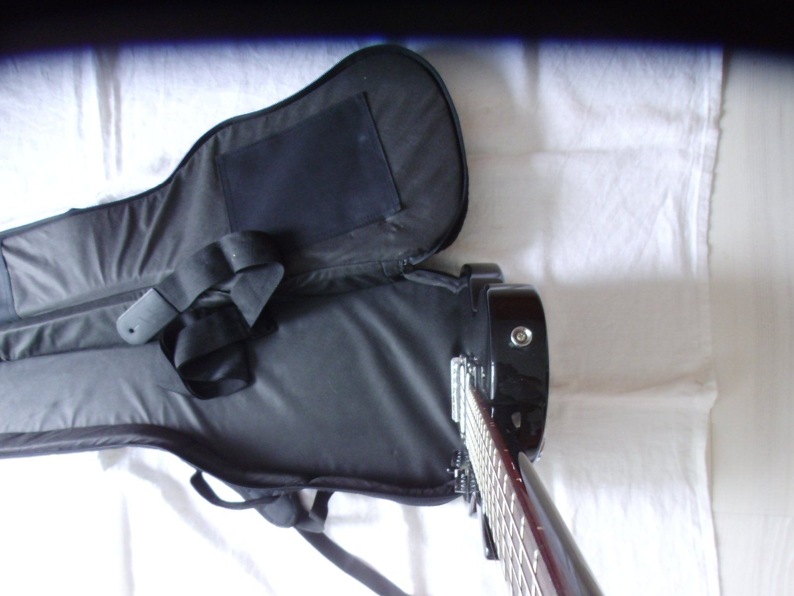 Strumenti musicali: Gitarre Harly Beneton, schwarz, E-Gitarre – Usato da Walenstadt venduto da Pluisa 7