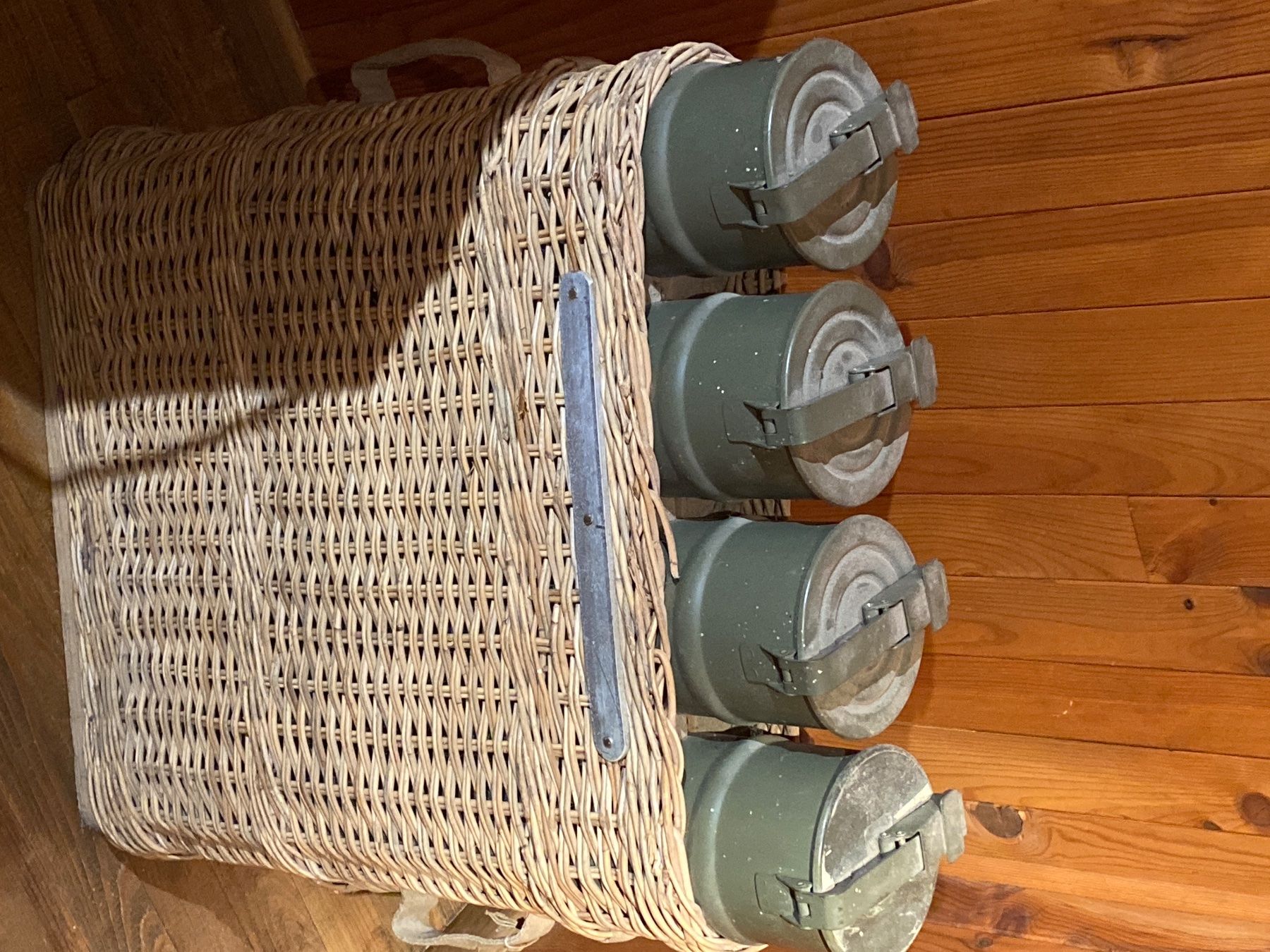 Tutti gli attrezzi: Panier pour douille obus début 1900 militaire – Usato da Lajoux JU venduto da Briard0