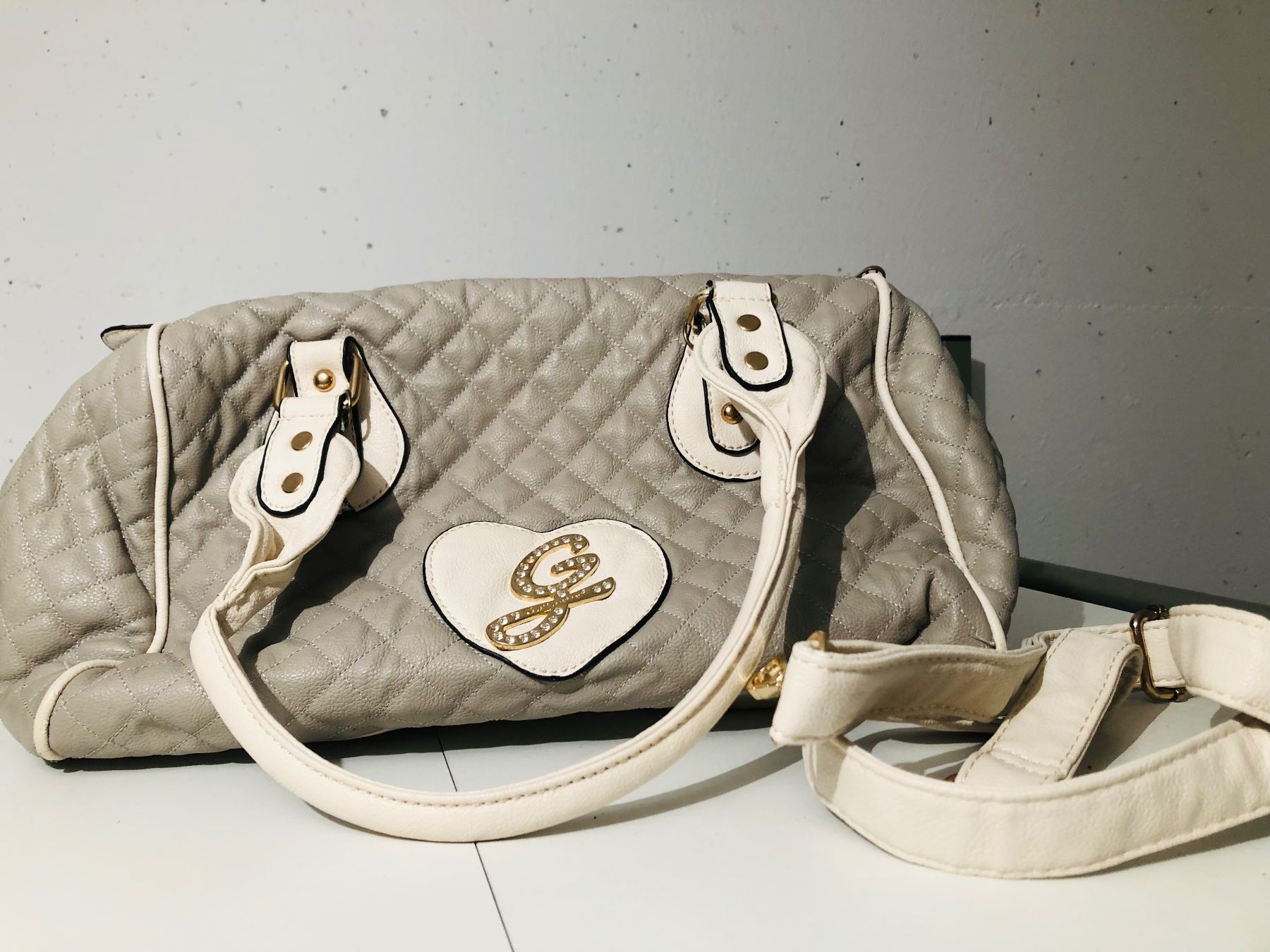 Taschen für Damen: Handtasche – Neu (gemäss Beschreibung) aus Oberriet SG von Subi2011