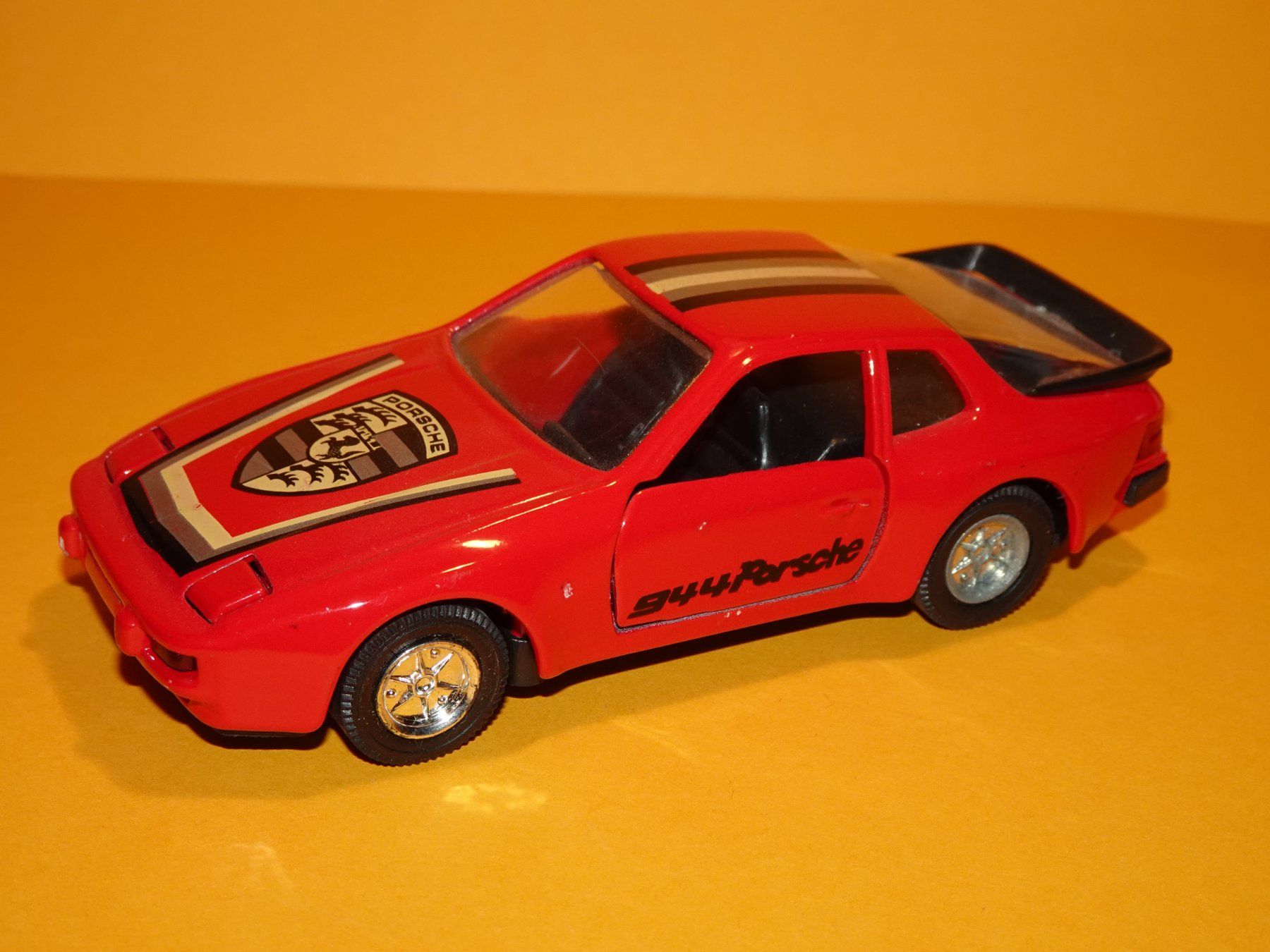 Porsche Modellini d'auto: PORSCHE 944 Turbo No.8307 – Nuovo (secondo la descrizione) da Hütten venduto da Technics01LT