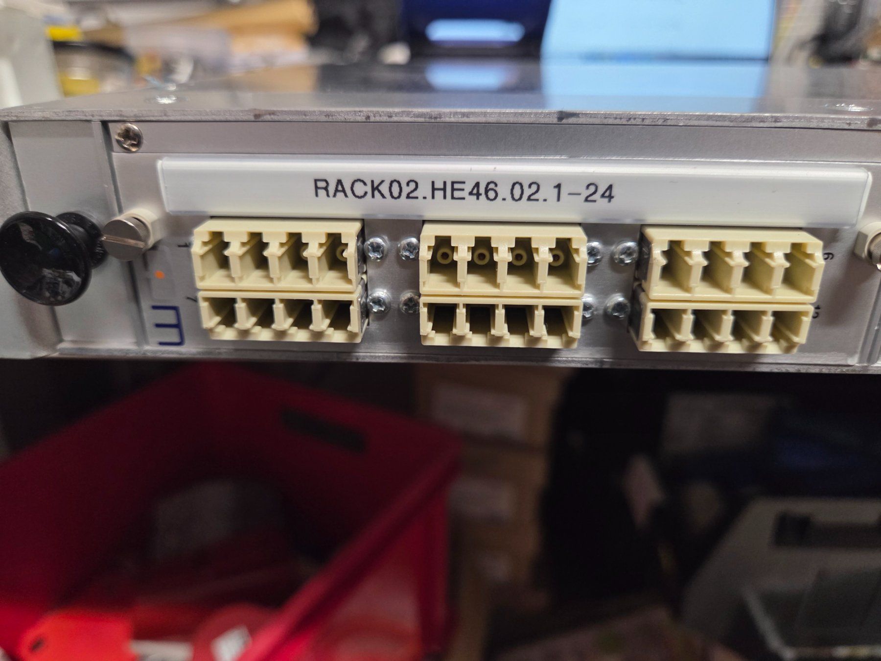 Racks & Supports: LWL Patch-Panel 19" Patchpanel mit MTP Modul – D'occasion à Zürich par Alibaba1234 1