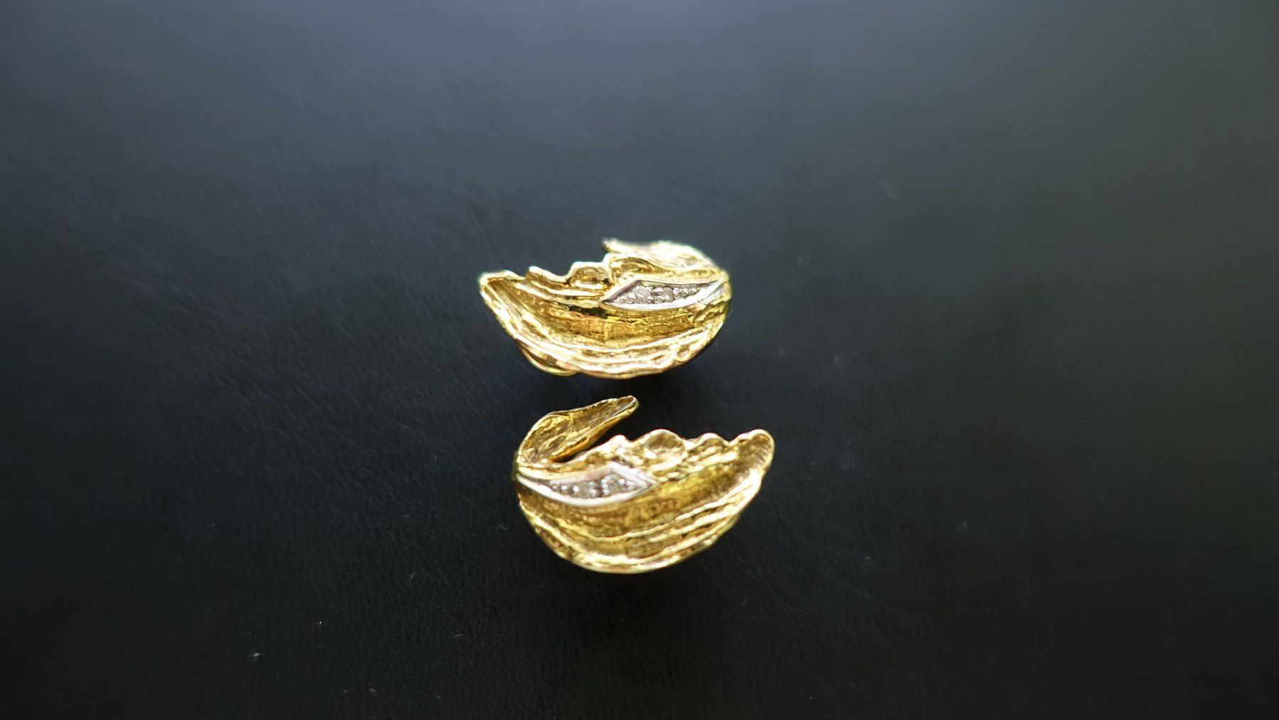 Orecchini pendenti & Orecchini a lobo: Ohrstecker 585er Gold mit zwei Brillianten – Usato da Fürigen venduto da mari-anne1 2