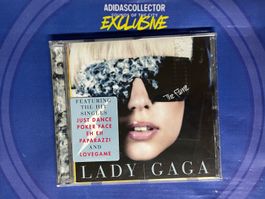 Lady Gaga – The Fame - top