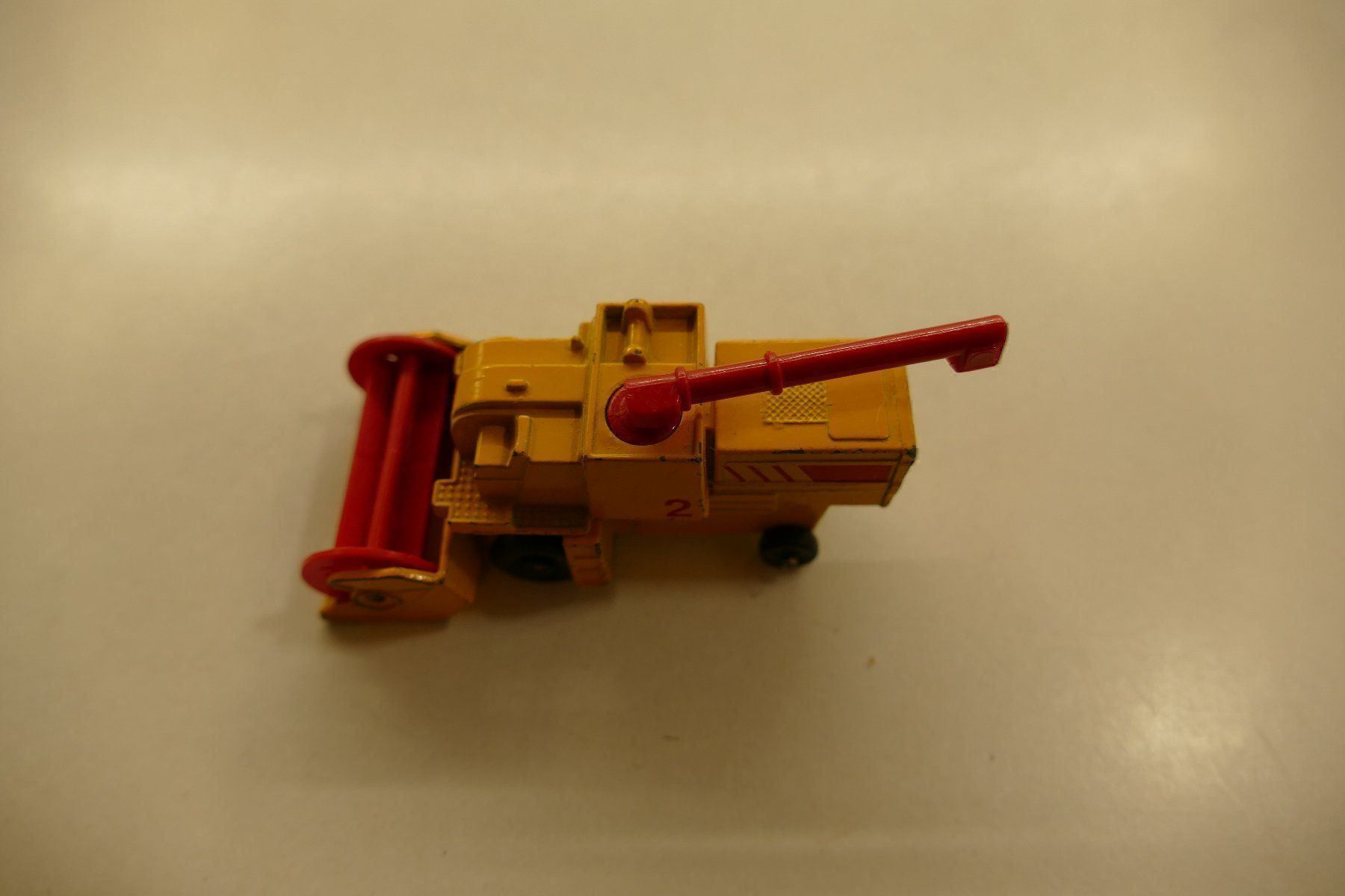 Matchbox Modellini d'auto: Matchbox: Combine Harvester – Usato da Niederhasli venduto da rail-duerst 3