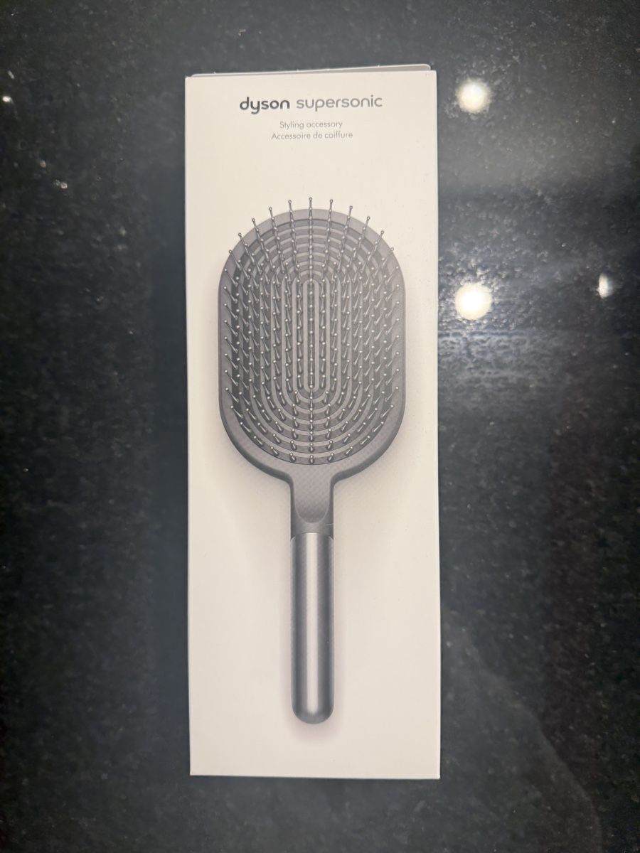 Dyson Altro per la cura dei capelli: Dyson Supersonic Paddle Brush, New Styling Accessory! – Nuovo e nell'imballaggio originale da Baar venduto da pat_sk76
