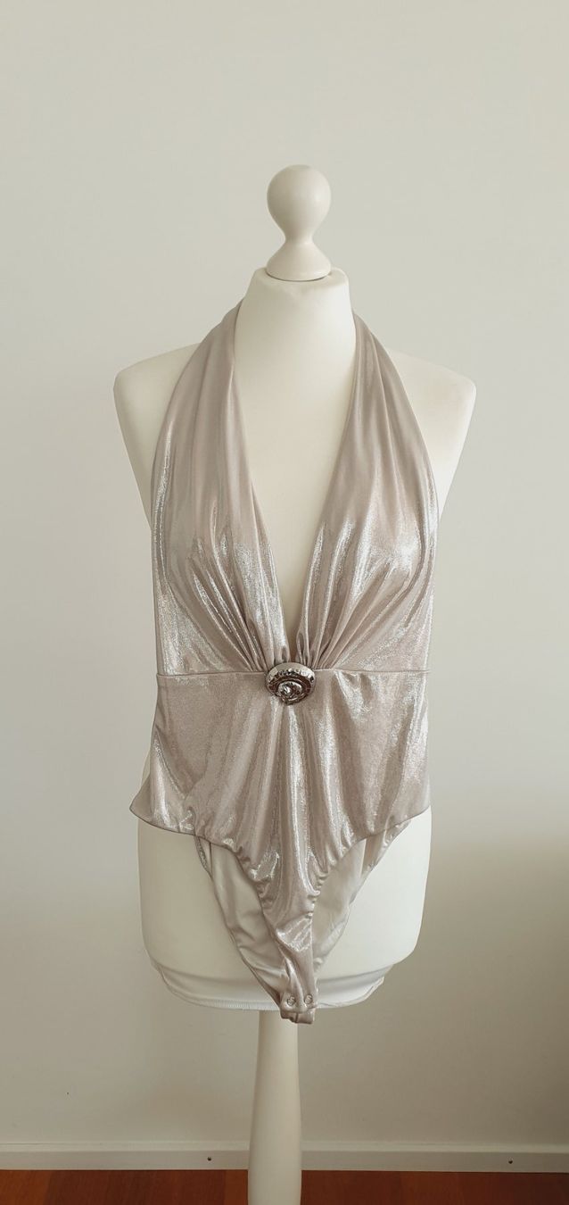 Top: Body beige silberfarben Gr. XS/S elegant – Usato da Stansstad venduto da InStyle8
