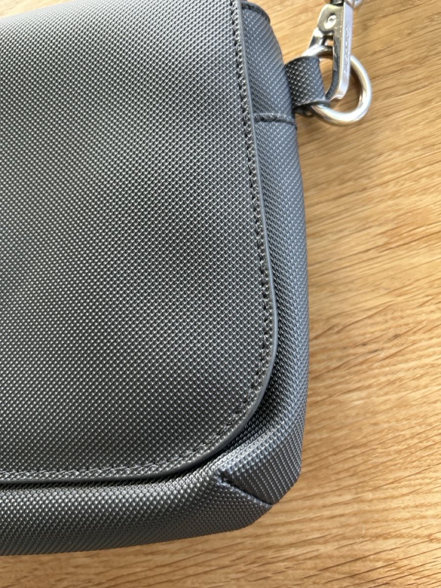 Lacoste Taschen für Damen: Originale Lacoste Tasche – Gebraucht aus Lustmühle von Simiel 1