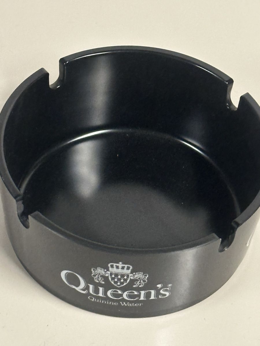 Ornamin Aschenbecher: Queen's Aschenbecher, Ornamin – Gebraucht aus Deitingen von Himhip