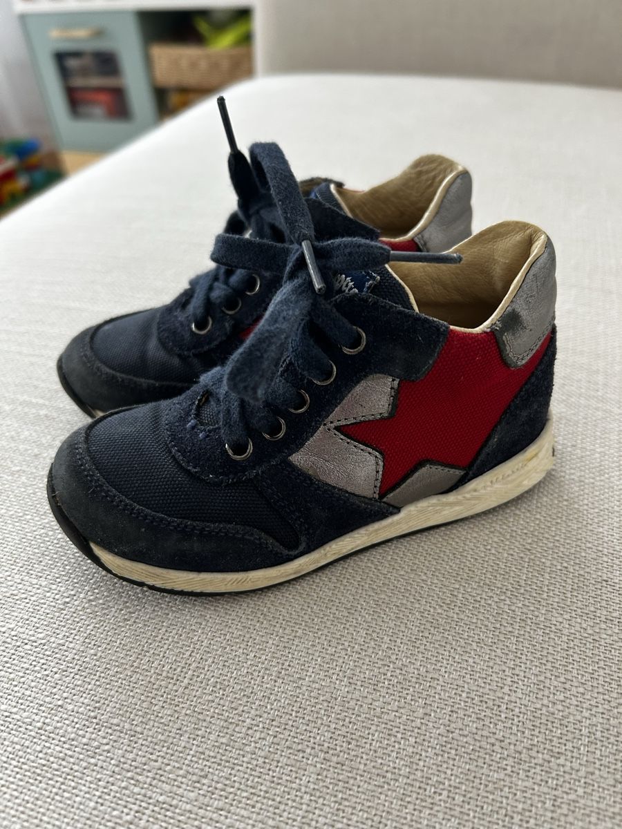 Scarpe per ragazzi: Kinder schuhe, grösse 23 – Usato da Köniz venduto da A.S_08911181