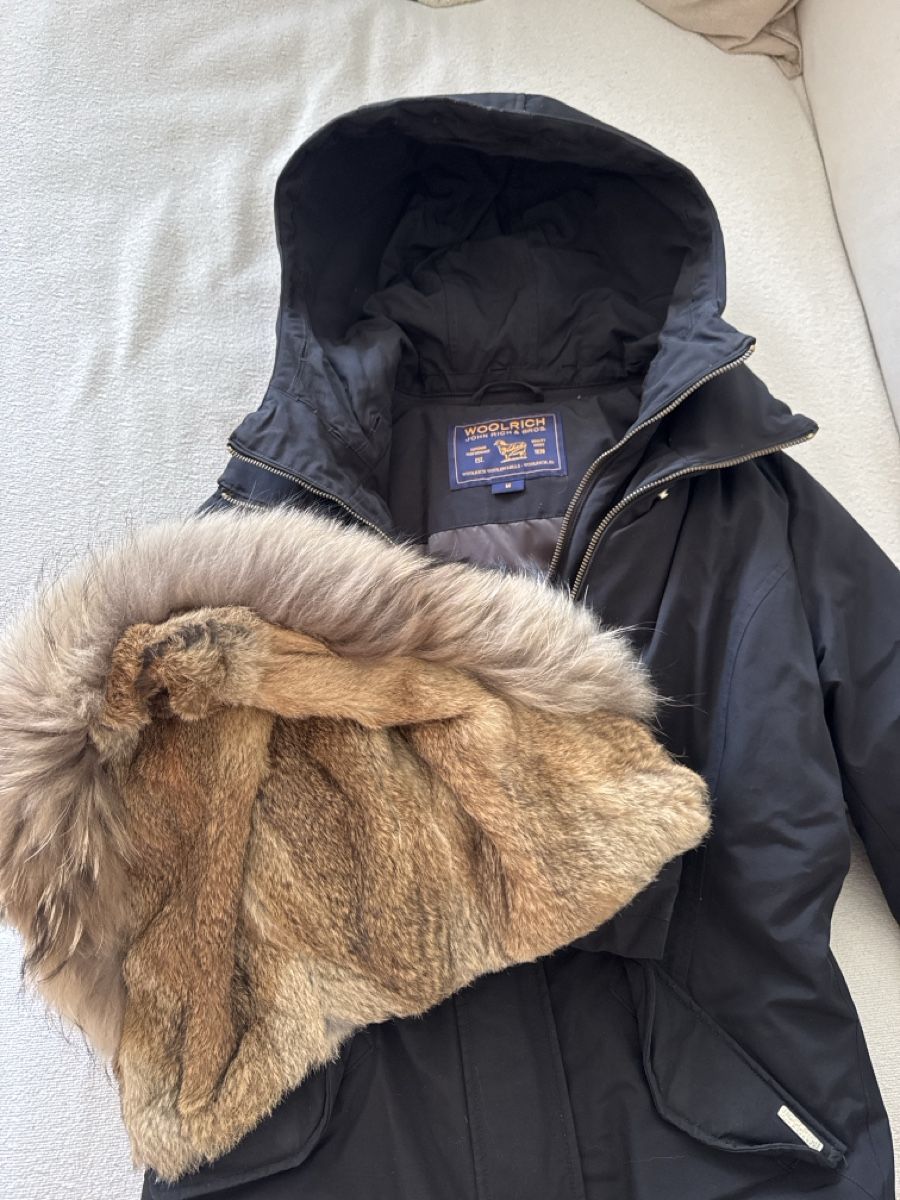 Woolrich Cappotti: Woolrich Parka Black Size M with removable fur – Usato da Schlieren venduto da GaRe2509 1