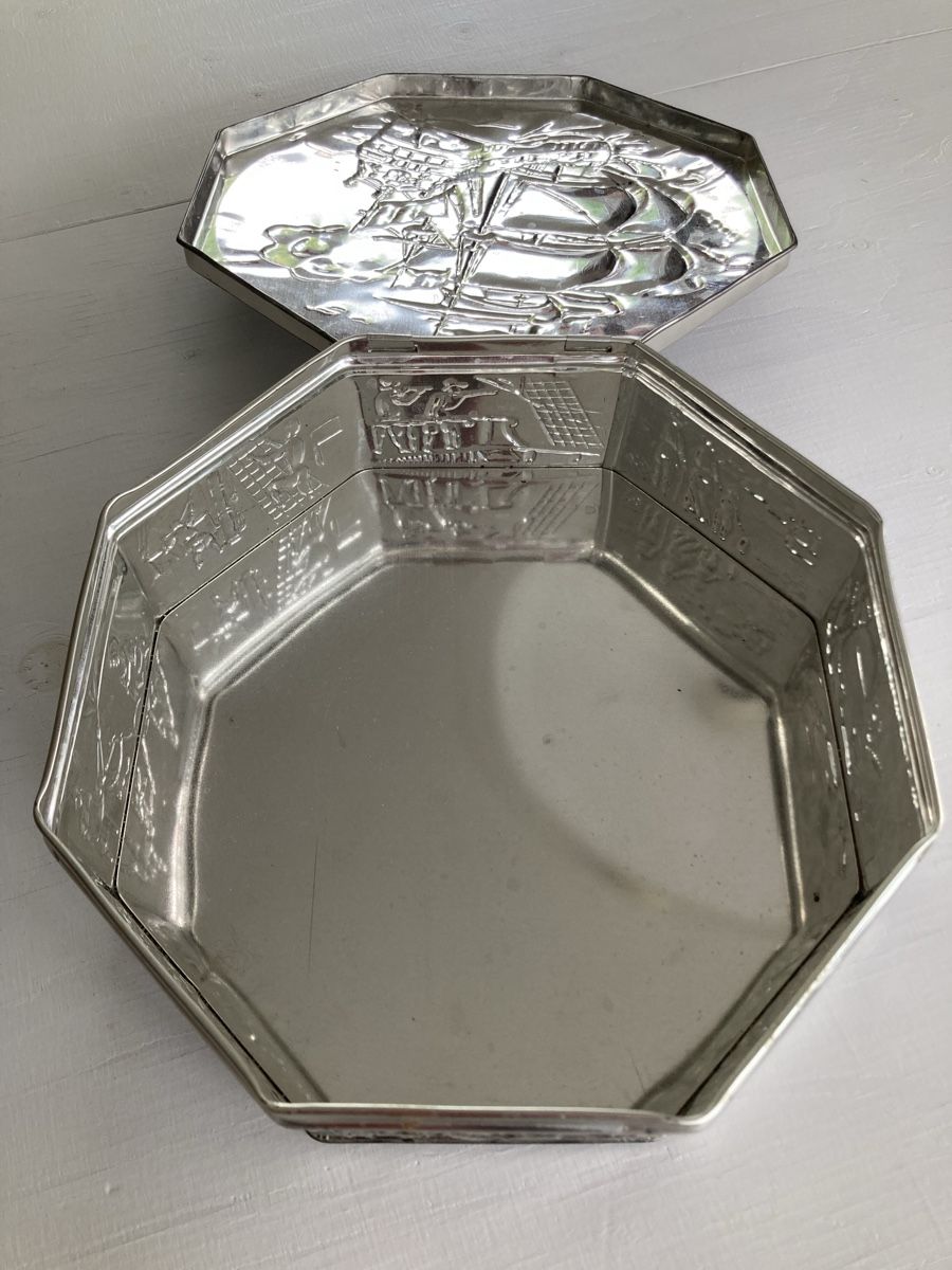 Tutte le decorazioni: Blechdose Silber 8eck – Usato da Kesswil venduto da Branca-01 2