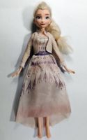 une poupée musicale Dysney ELSA, taille 29 cm