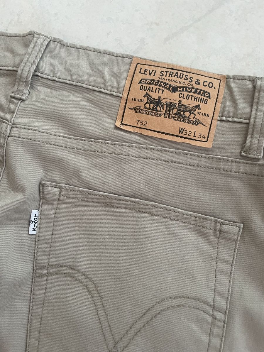 Levi's Jeans: Pantalon Levi's Beige Taille 32 34 – Usato da Vallamand venduto da Bricbracbroc82 2