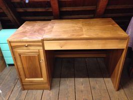 Massivholz Pult mit verstellbarer Tisch-Platte