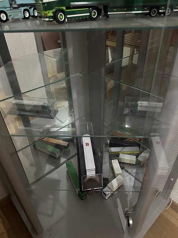 Vetrine: Eckvitrine Glas – Usato da Attiswil venduto da Martin558790 1