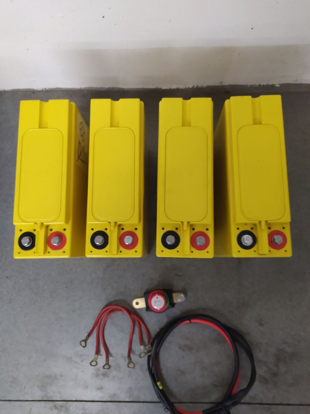 Dispositivi a energia solare: Solar - Batterien Power-Safe 4 Stk. – Usato da Weiningen ZH venduto da Vitanyi 1