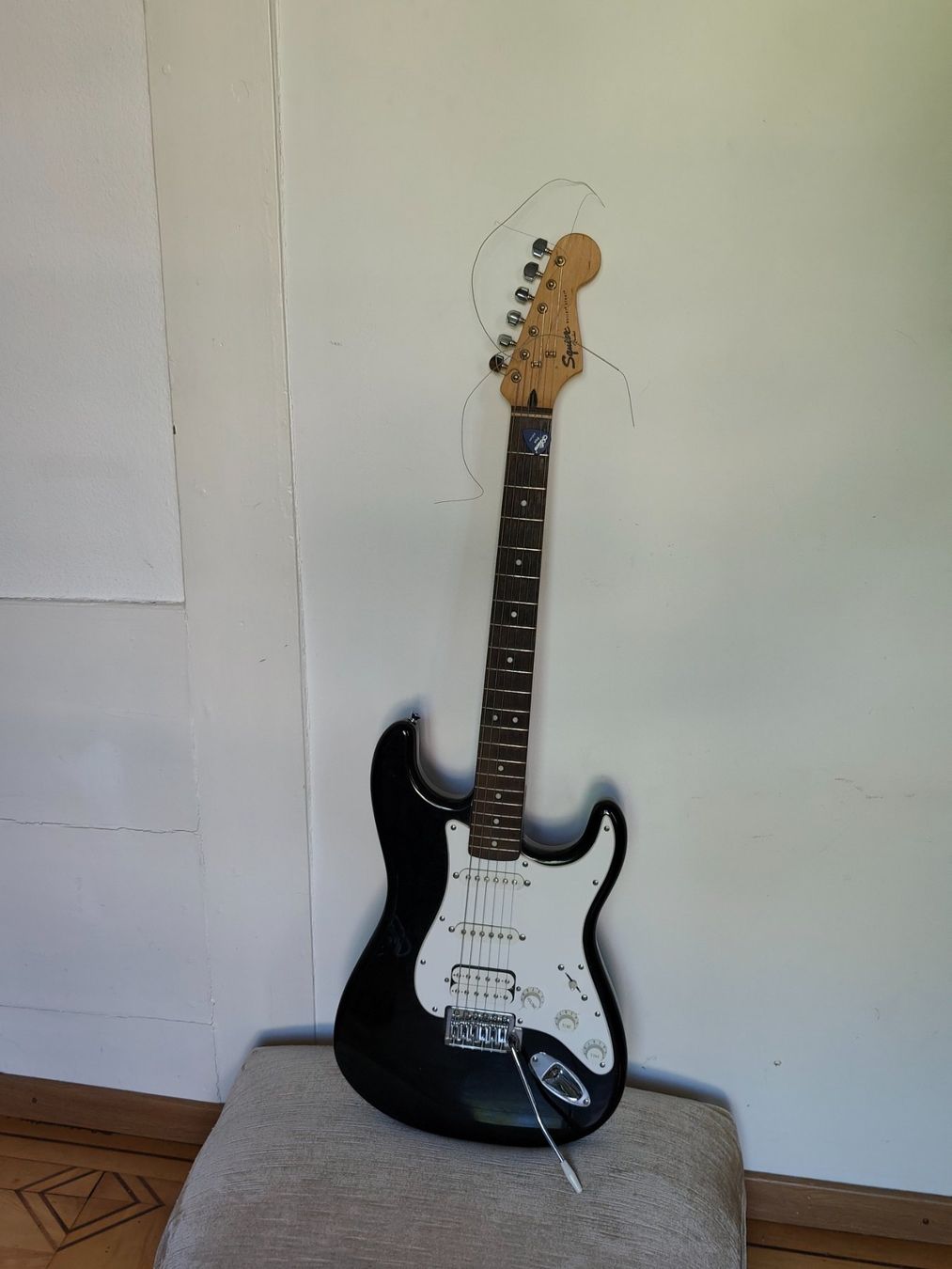 Musikinstrumente: Squire Fender Stratocaster Bullet Start – Gebraucht aus Delémont von antioque