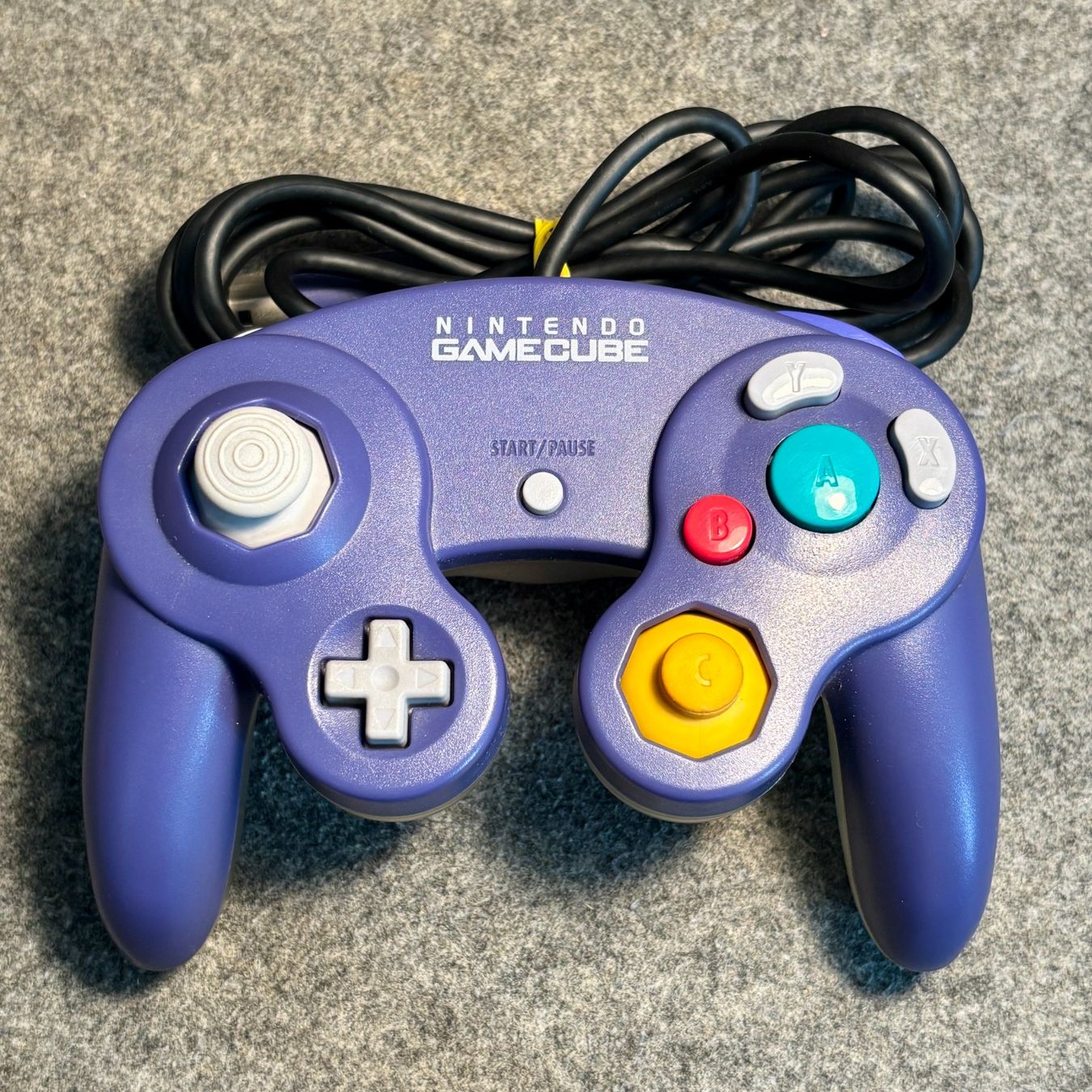 Nintendo Manettes: Gamecube Controller Original Violett – D'occasion à Mollis par GamingCorner