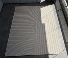 Indoor-/Outdoor-Teppich 195×160 cm – Beige/Creme ab 1.-