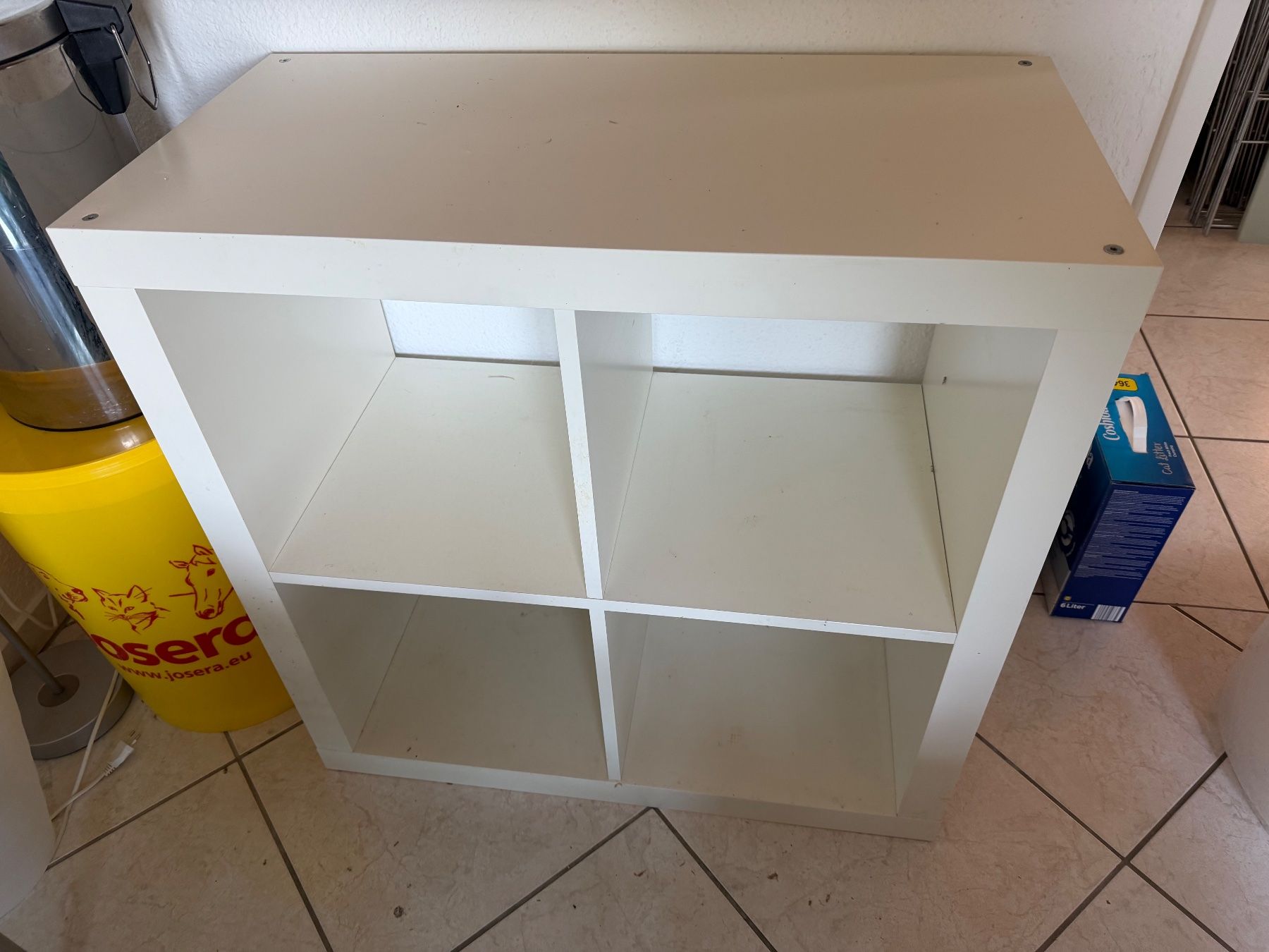 Ikea Scaffali: 3x IKEA Expedit Regal 2x2 in weiss – Usato da Grosswangen venduto da Swisslue 7