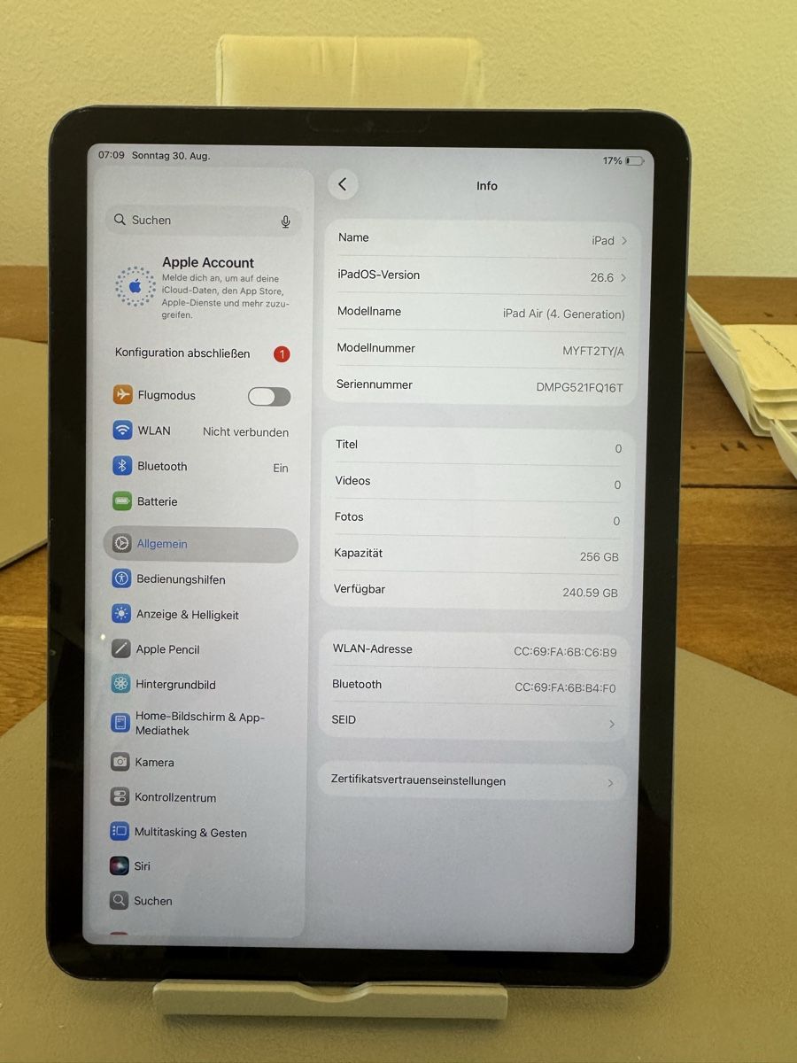 Apple Tablet PC: iPad Air 4 – 256 GB  – Defekt aus Adliswil von Busys 1