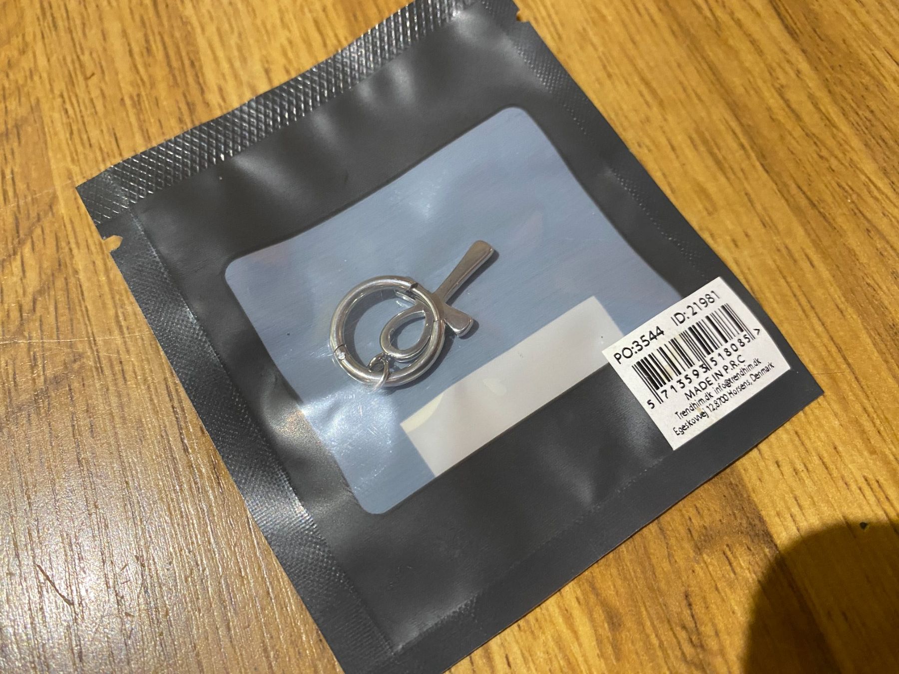 Ohrringe & -stecker: Ohranhänger - Creole mit Ankh - Neu – Neu und originalverpackt aus Basel von FatCatPacksTheRatt 2