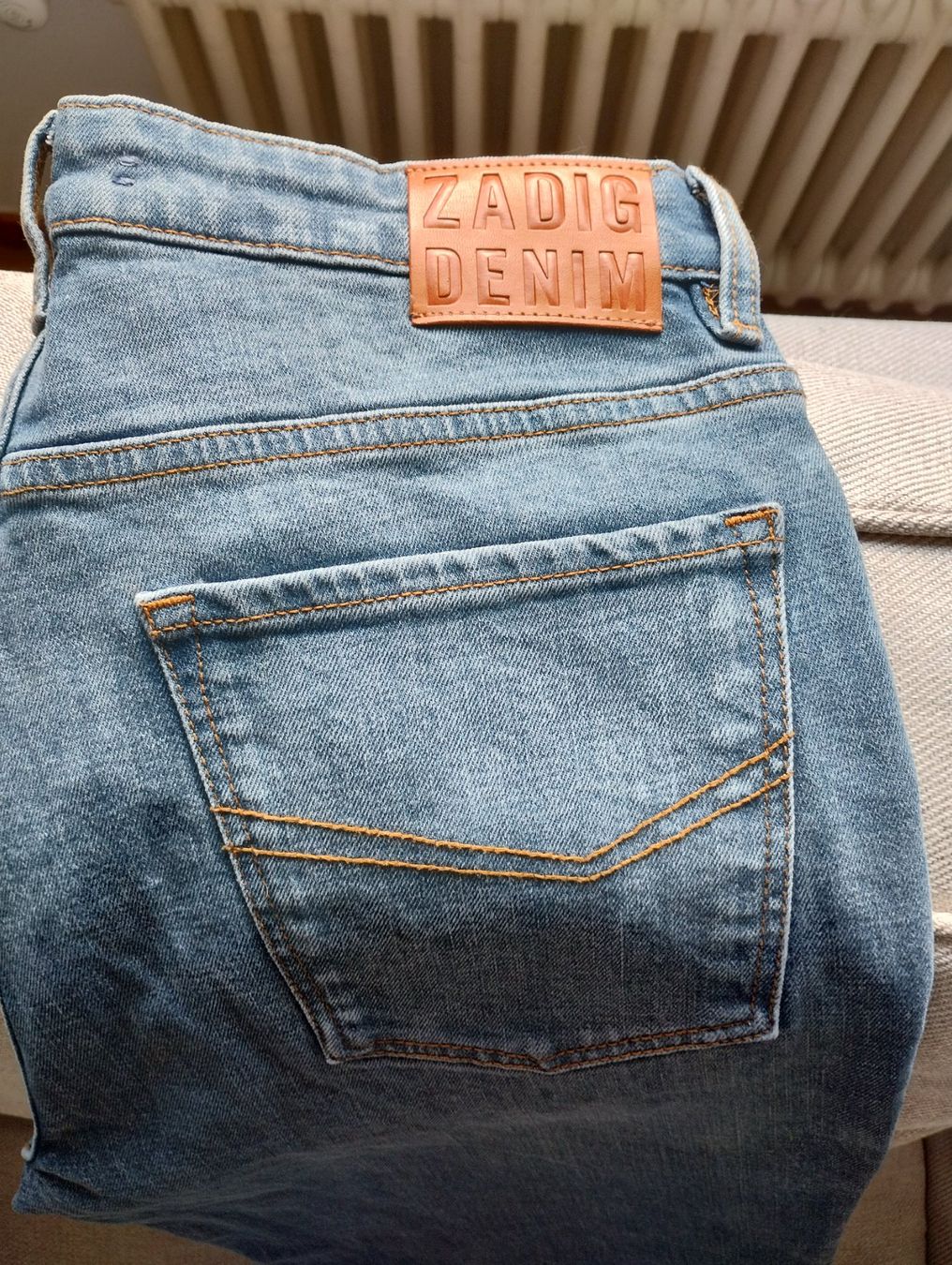Zadig & Voltaire Jeans: ZADIG & VOLTAIRE – Nuovo e nell'imballaggio originale da Massagno venduto da cor_8nxp 2