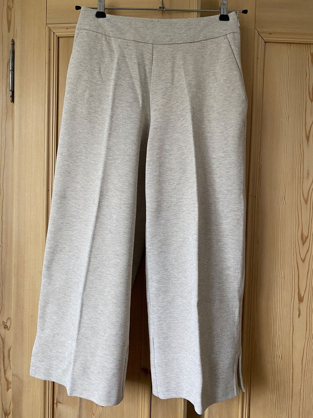 Pantaloni: Hose Damen mit Falte Grösse 36 TOM TAILOR – Usato da Balgach venduto da liv_s9xj
