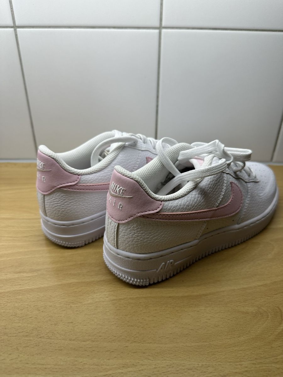 Nike Scarpe da donna: Nike Air Force 1, Weiss/Rosa, Neu! – Nuovo e nell'imballaggio originale da Richterswil venduto da Tamtamgirl2 2