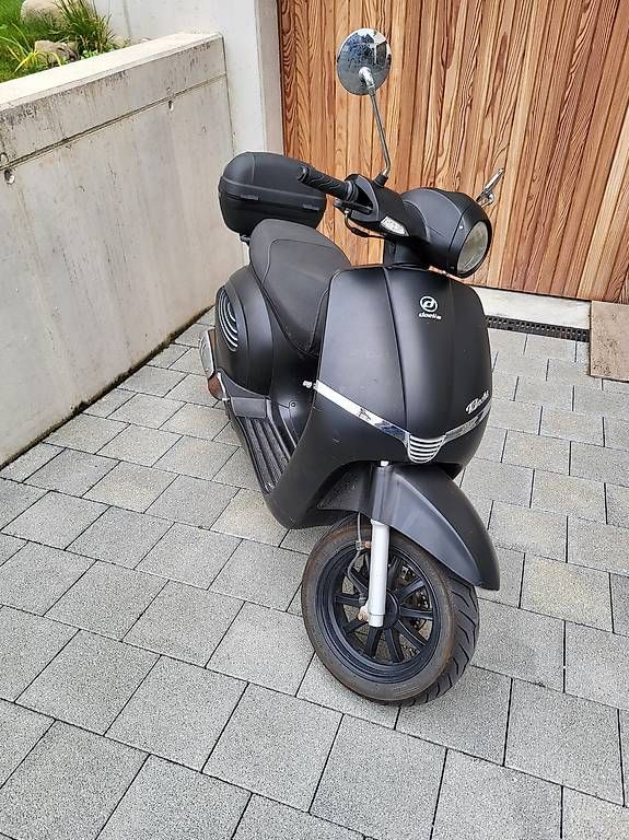 Strada: Roller Daelim Besbi 125ccm – Difettoso da Altdorf UR venduto da Sandro06 1