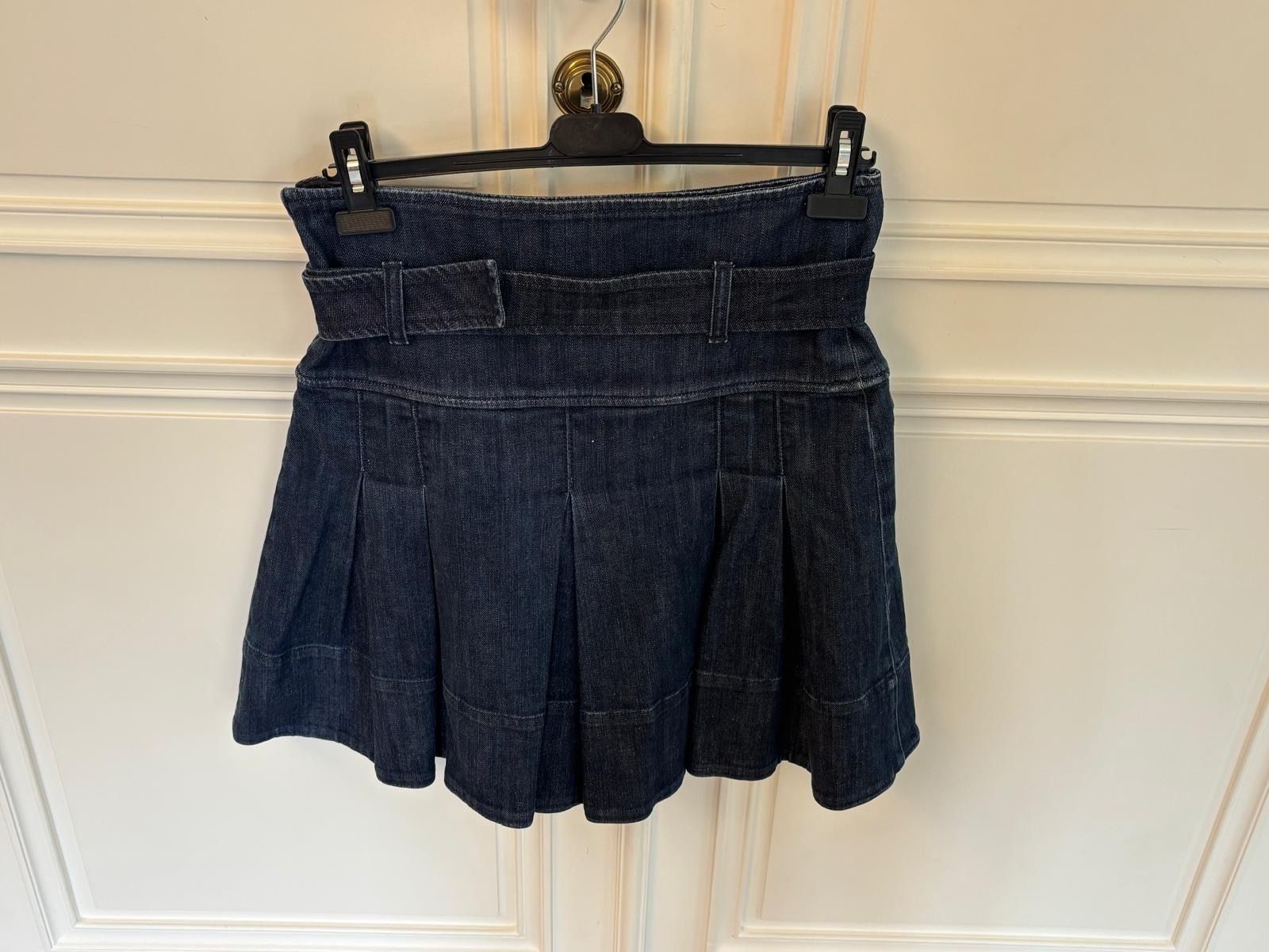Burberry Jupes: Jupe Burberry T36 jean – D'occasion à Conches par chn_hgl6 2