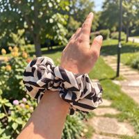 XL Scrunchie aus Leinen | Schwarz-Weiss Geometrisch | Neu!