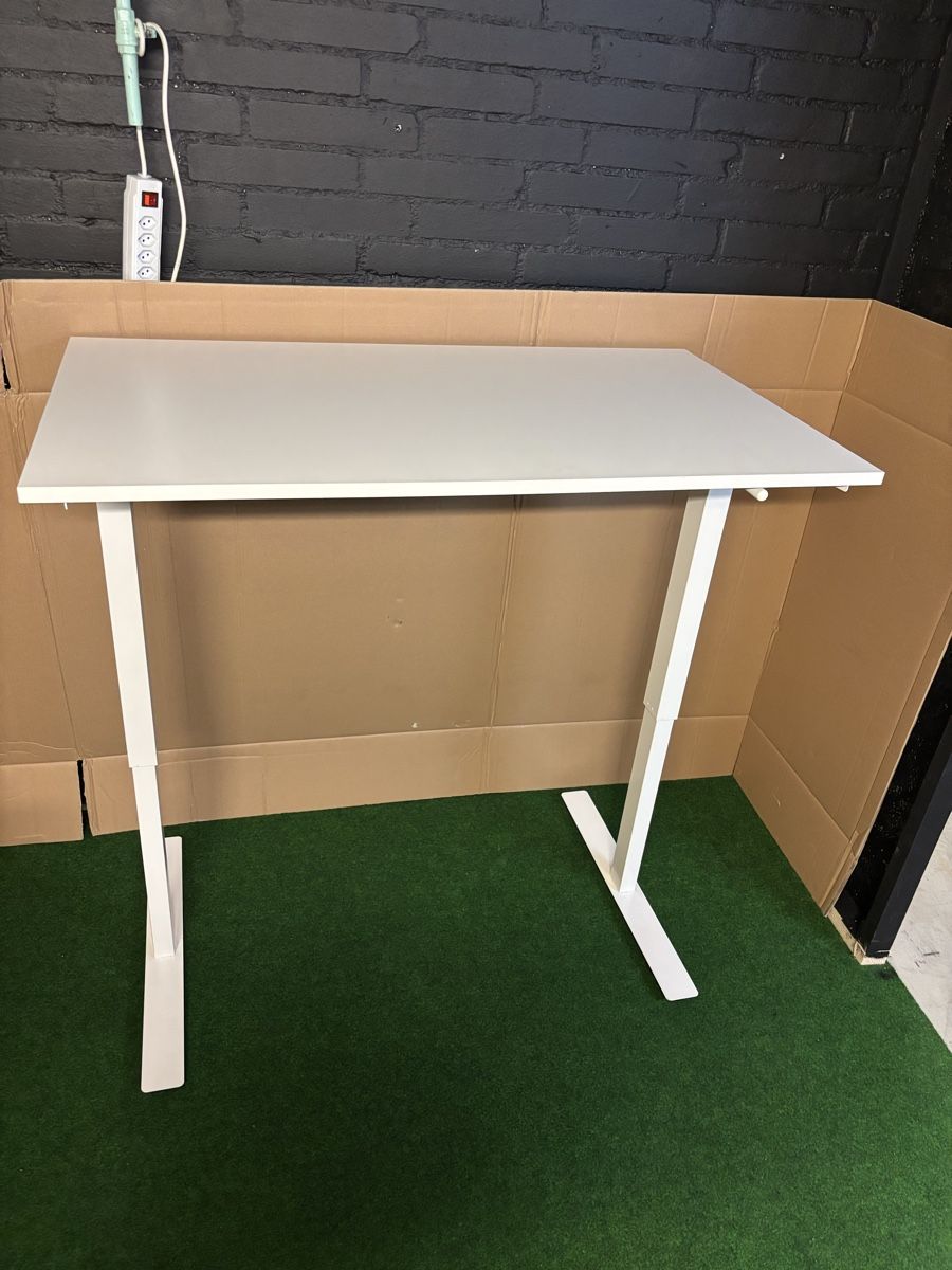 Ikea Schreibtische: Ikea Schreibtisch Hoch Verstellbar – Gebraucht aus Zug von Deks