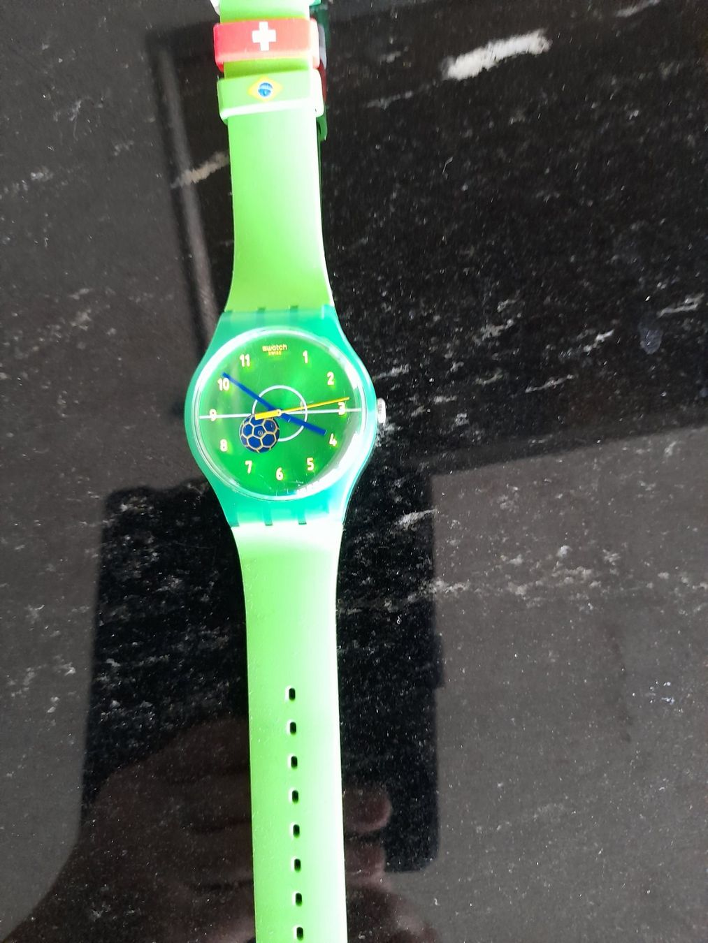 Swatch Orologi: Fussball Swatch Uhr, gruene Farben – Usato da Männedorf venduto da Igel24 2