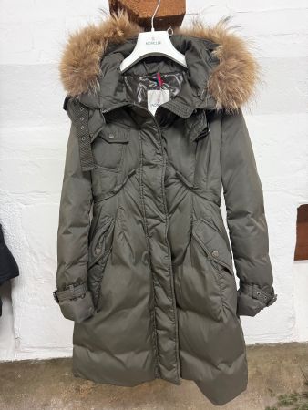 Moncler Parka mit Fellkapuze