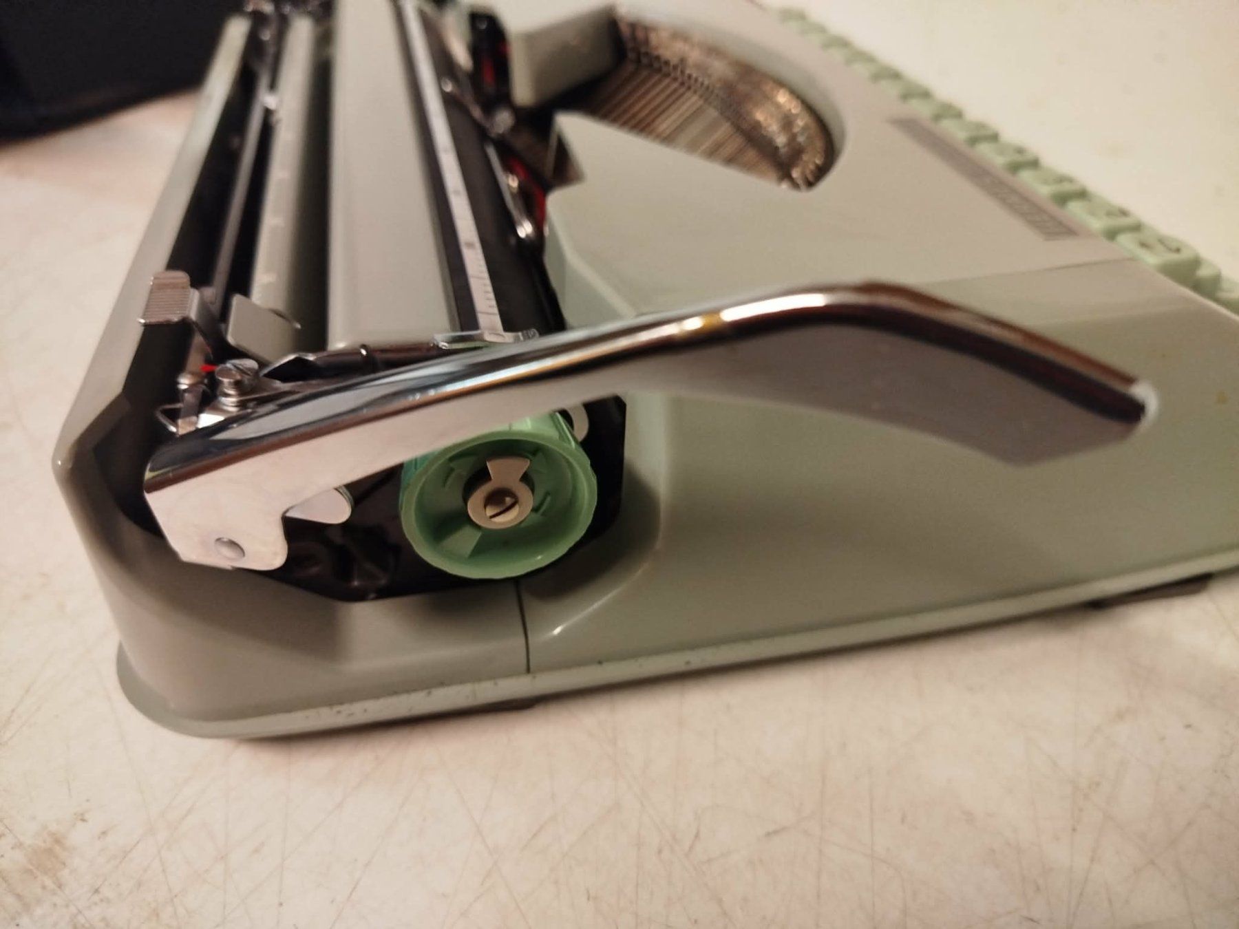 Hermès Macchine da scrivere: Machine à écrire HERMES Baby – Usato da La Chaux-de-Fonds venduto da Emmaus2300CDF 4