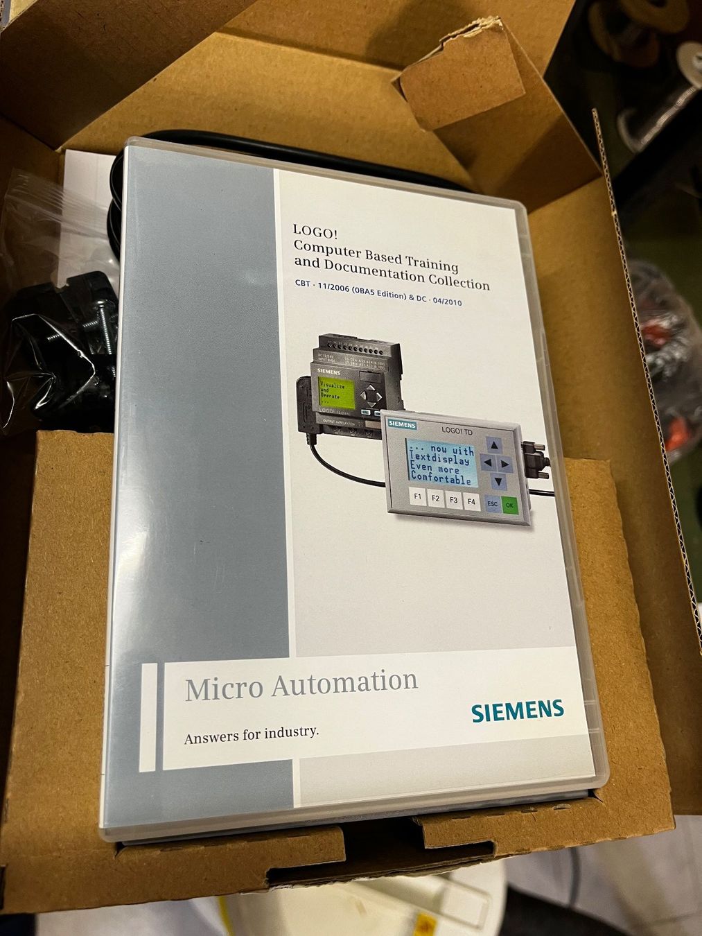 Siemens Componenti elettronici: Siemens LOGO! TD Text Display – Nuovo e nell'imballaggio originale da Biel/Bienne venduto da Daenu21 2