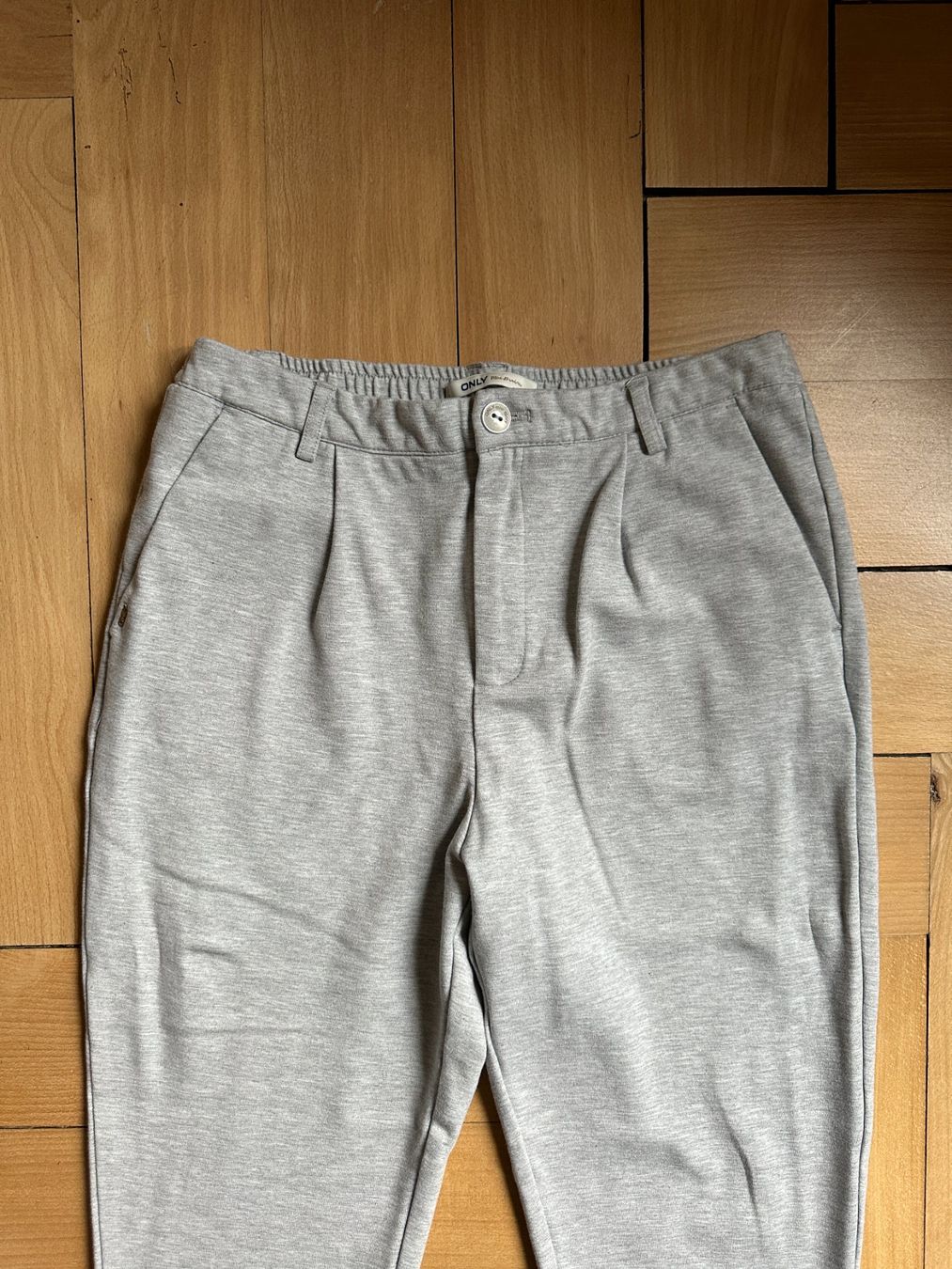 Only Pantalons: ONLY - Jersey Hose hellgrau M – D'occasion à Zürich par Diazaio 1