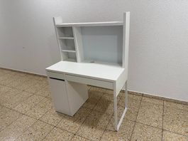IKEA MICKE Schreibtisch weiss mit Aufsatz