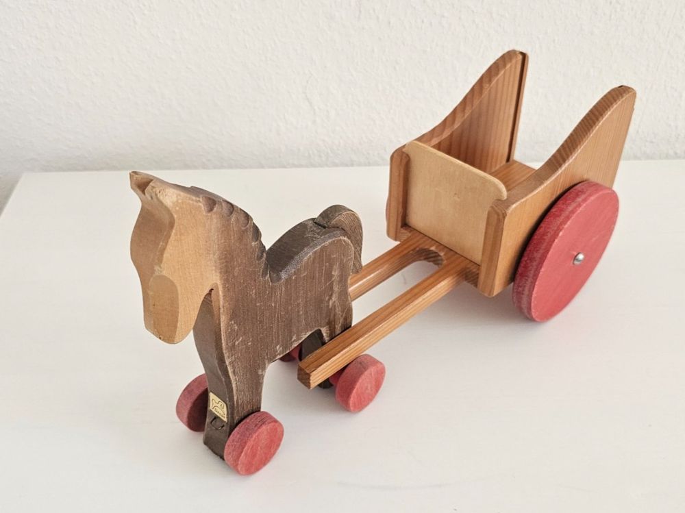 Jouets: Pferd mit Wagen Holz Spielzeug Decor Vintage – D'occasion à Pfäffikon ZH par eric0113