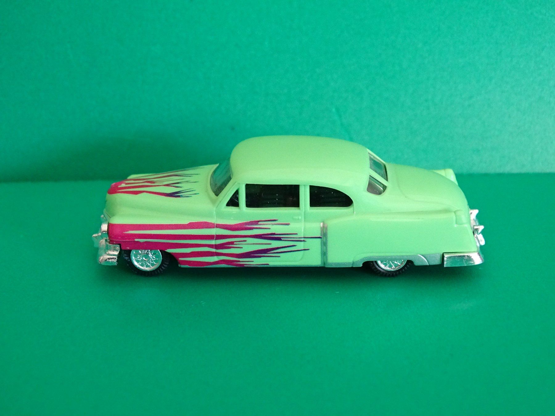 Busch Modellini d'auto: Cadillac von Busch 1/87 – Usato da Bretzwil venduto da Meex 2